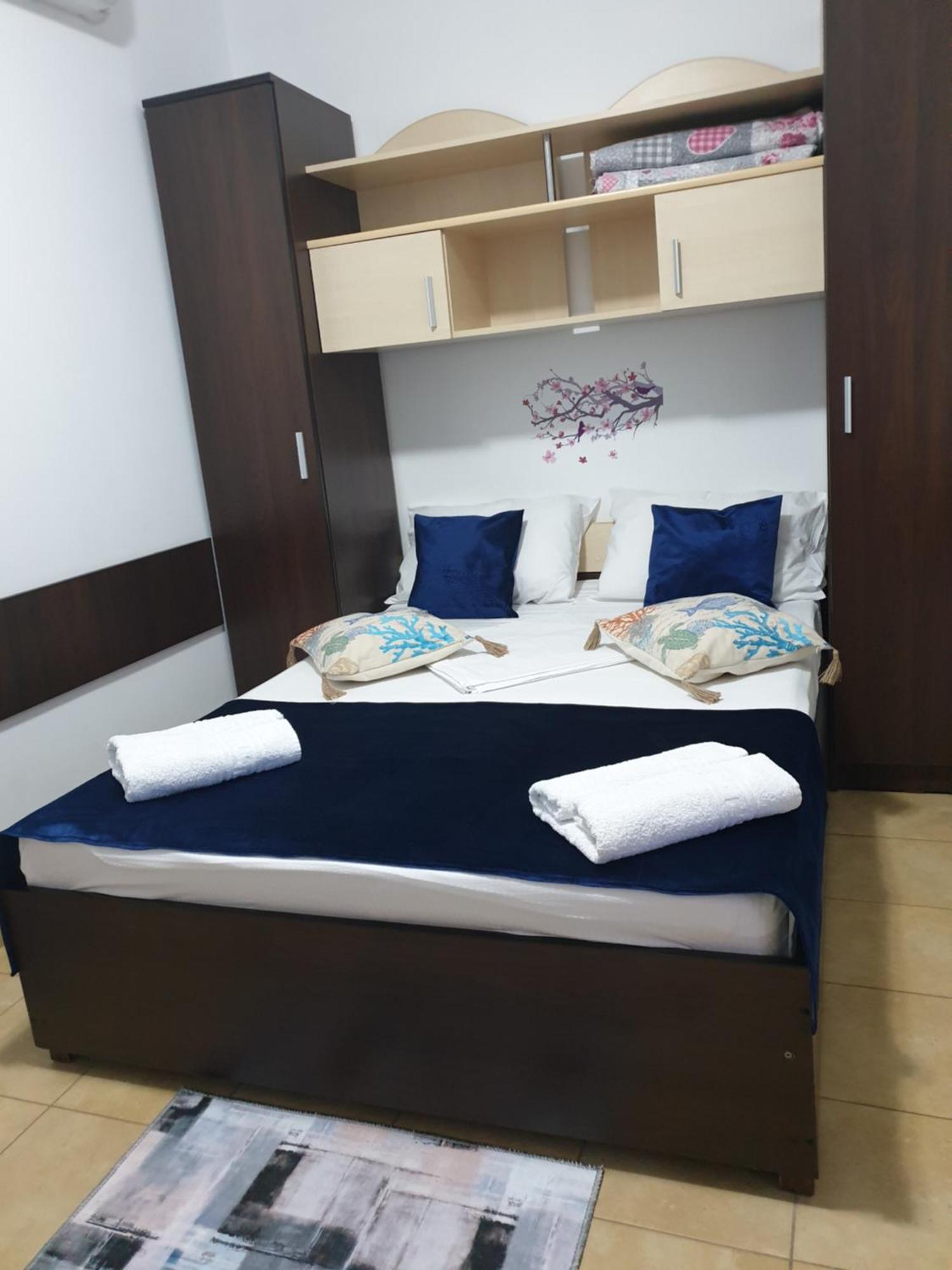 科斯蒂内什蒂 Casa Mary酒店 外观 照片